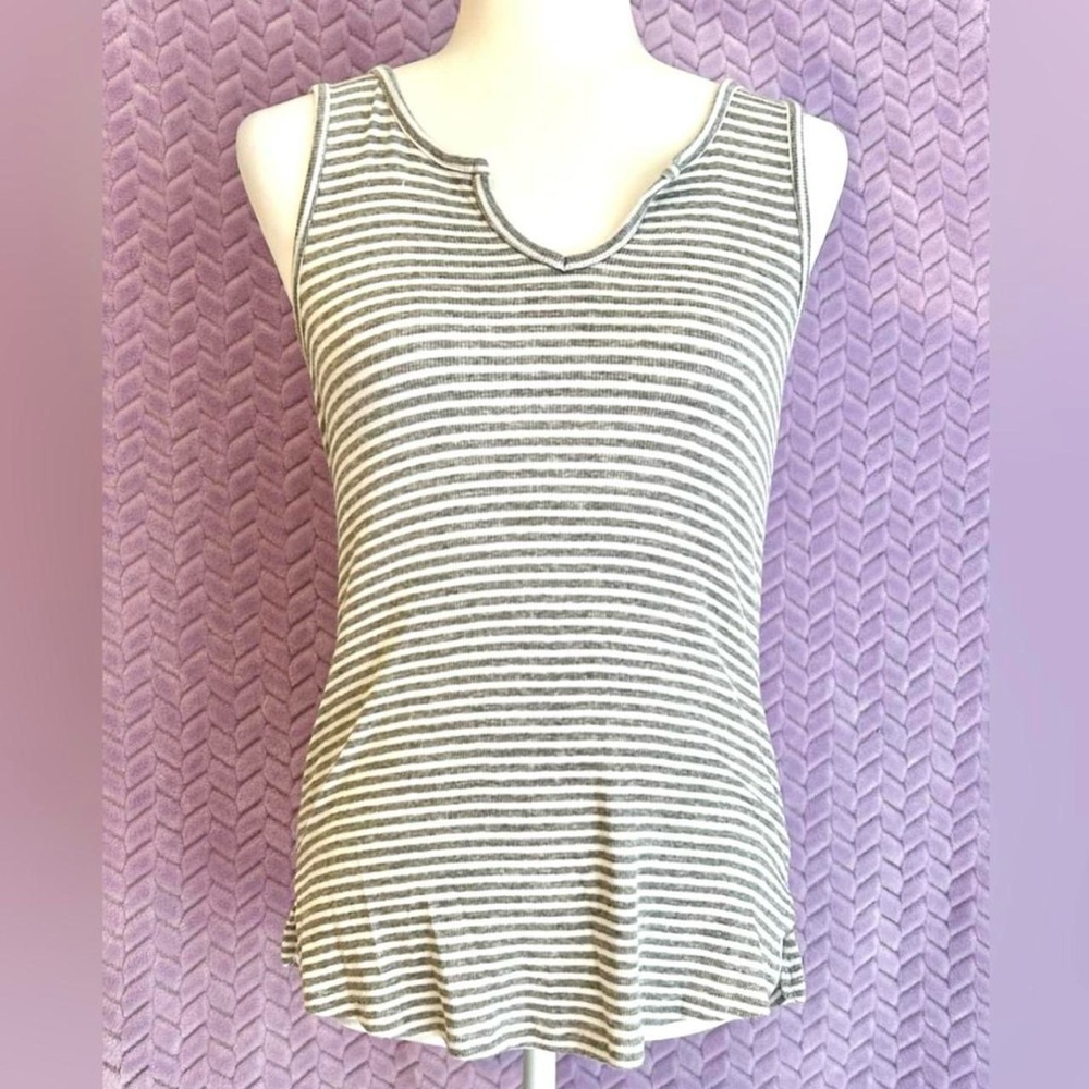 GAP Striped Gray and White Sleeveless Top | Flowy Beach Summer Vintage